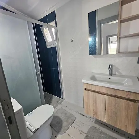 Ildirda Deniz Manzarali Villa *